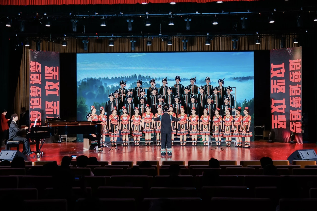 物理学院在山东大学2025年研究生师生合唱比赛中取得佳绩