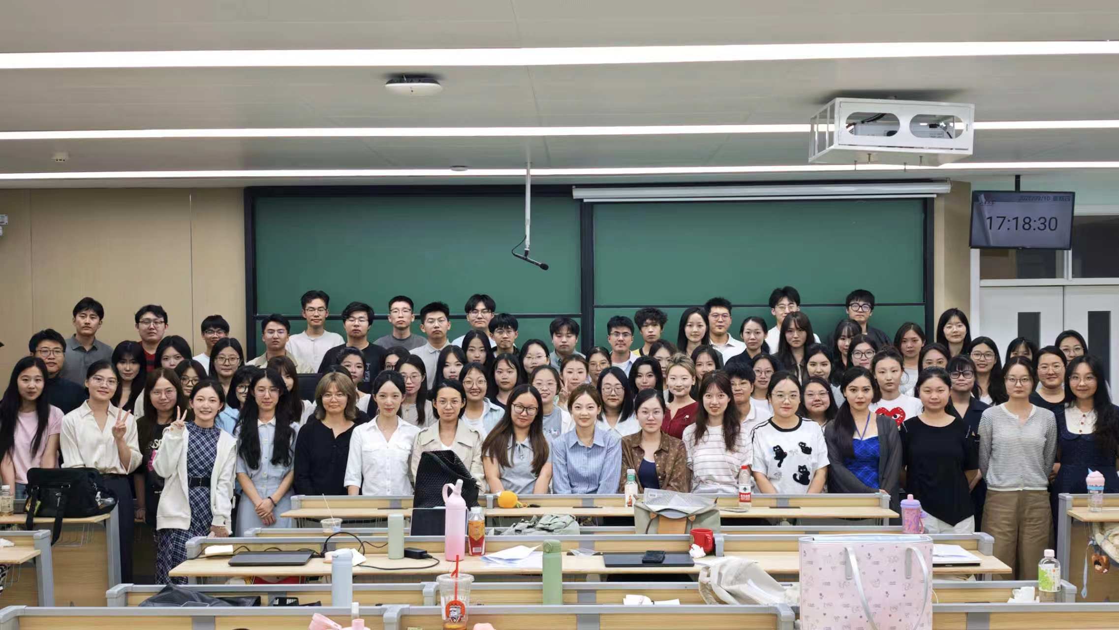 聚青年微光，绘研途华章——马克思主义学院开展2026级硕士研究生新生见面会暨成长赋能主题活动