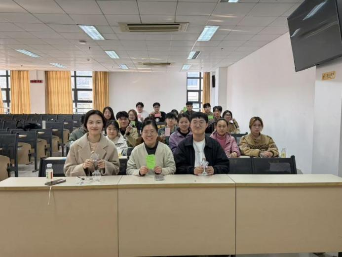 管理学院举办第七期“Guan心茶室”研究生心灵空间下午茶活动